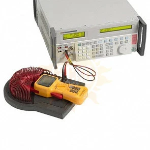Калибратор для нескольких приборов Fluke 5502E 240