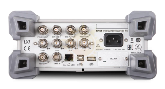 DSG836A — генератор сигналов высокочастотный