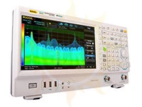 RSA3045-TG — анализатор спектра реального времени с трекинг-генератором