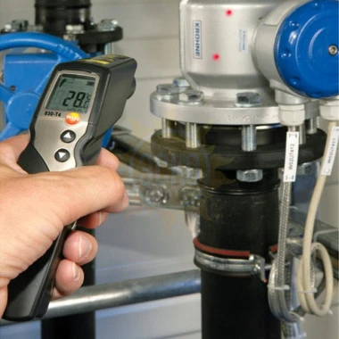 Testo 830-T4 — инфракрасный термометр с 2-х точечным лазерным целеуказателем (оптика 30:1) (базовый комплект)